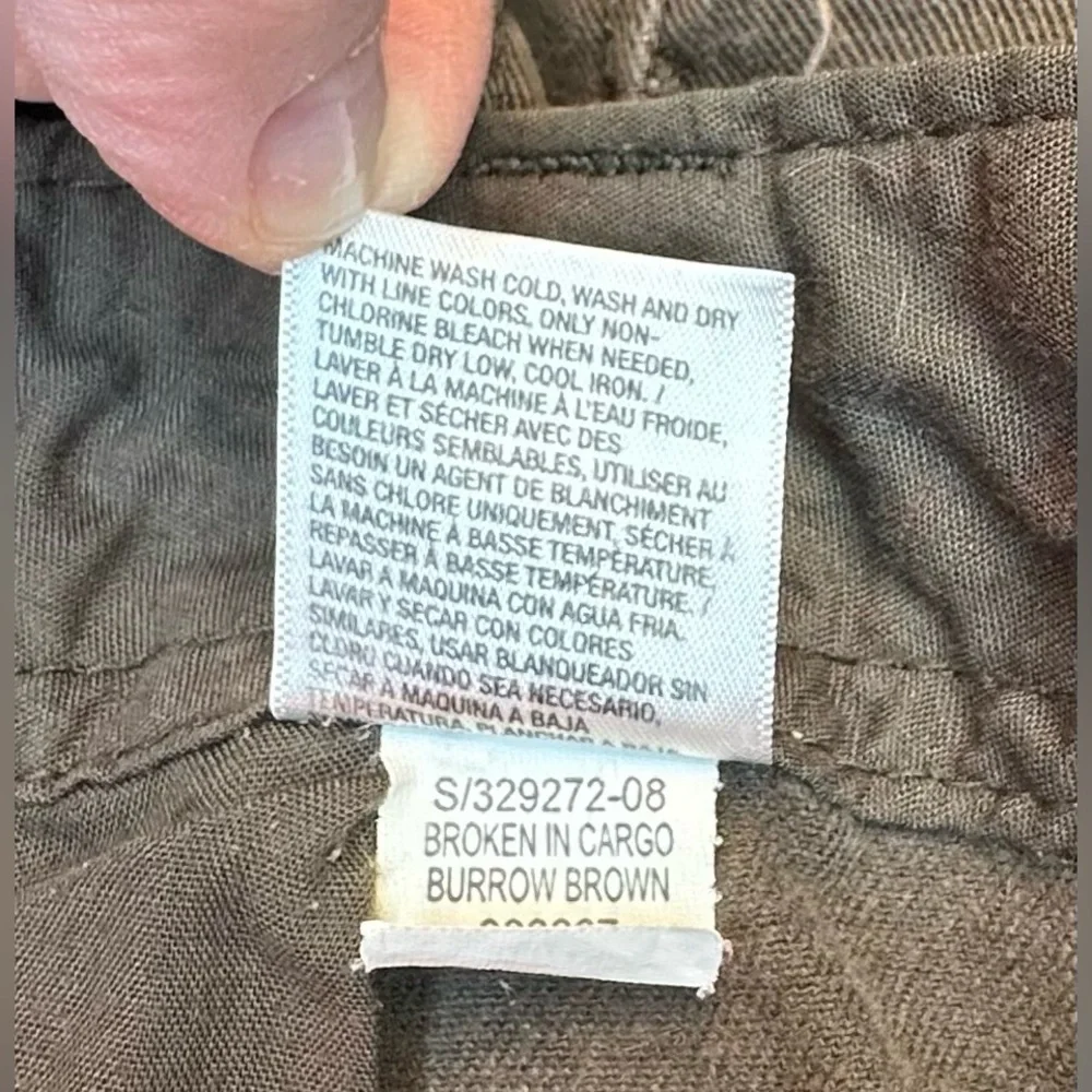 Old Navy brown‎ cargo shorts men’s 42 - button missing Inseam 10”